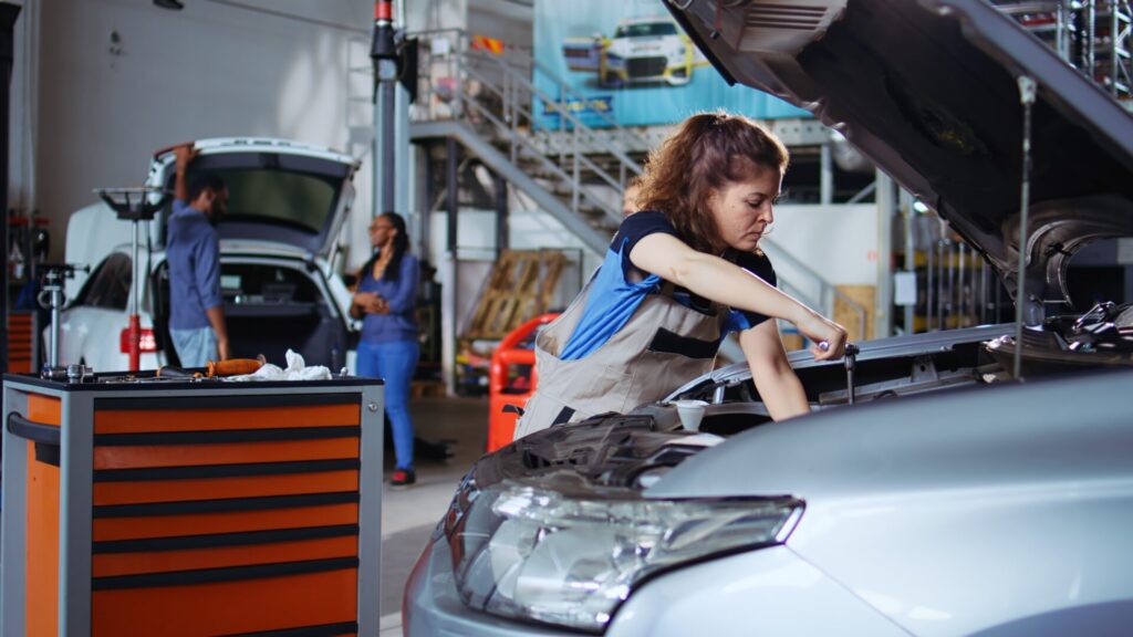 Automonteur – ,